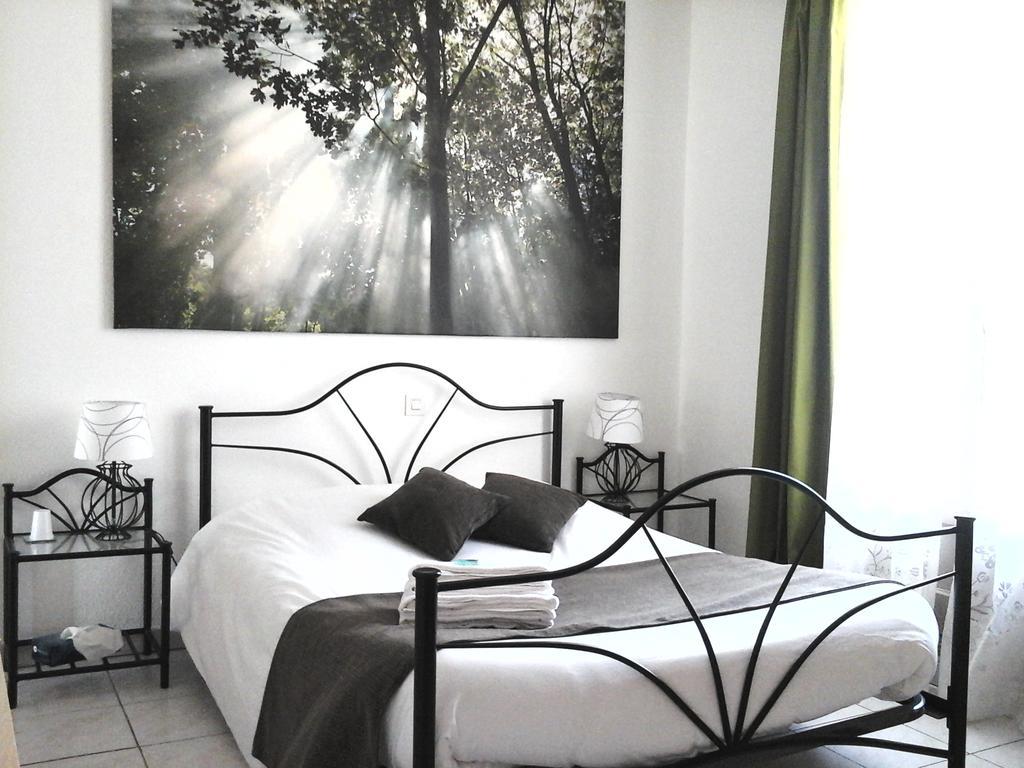 La Cle D'Or Bed & Breakfast Servian Room photo